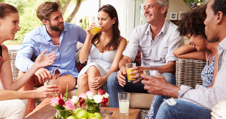meeting-new-people-915x485